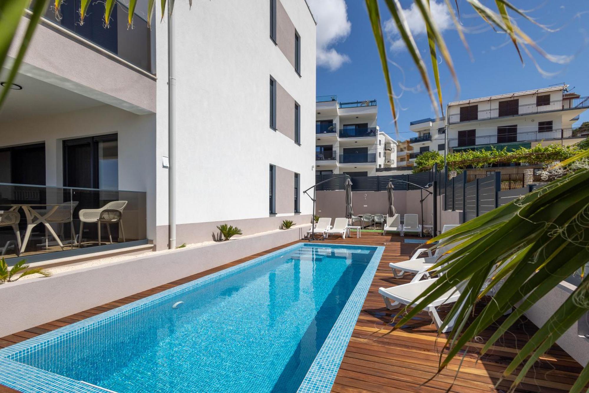 Adriatic Garden Apartments Okrug Gornji Dış mekan fotoğraf